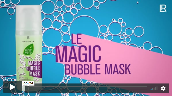 Regarder la vidéo de Magic Bubble Mask. L'effet magique des bulles d’oxygène sur votre peau.